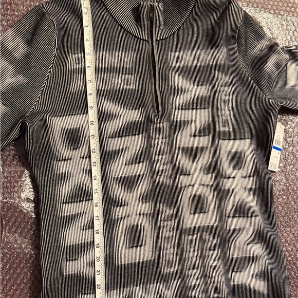 DKNY Monochrome Graphic Zip-Up Top - Picture 3 of 8